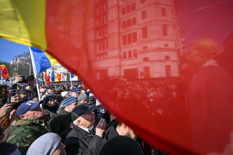     - Nearly 3,000 people march in the capital Chisinau, March 12, 2023, as a fugitive pro-Russian oligarch's party has again mobilized against the European government in recent weeks amid rising tensions between Moscow and Chisinau .