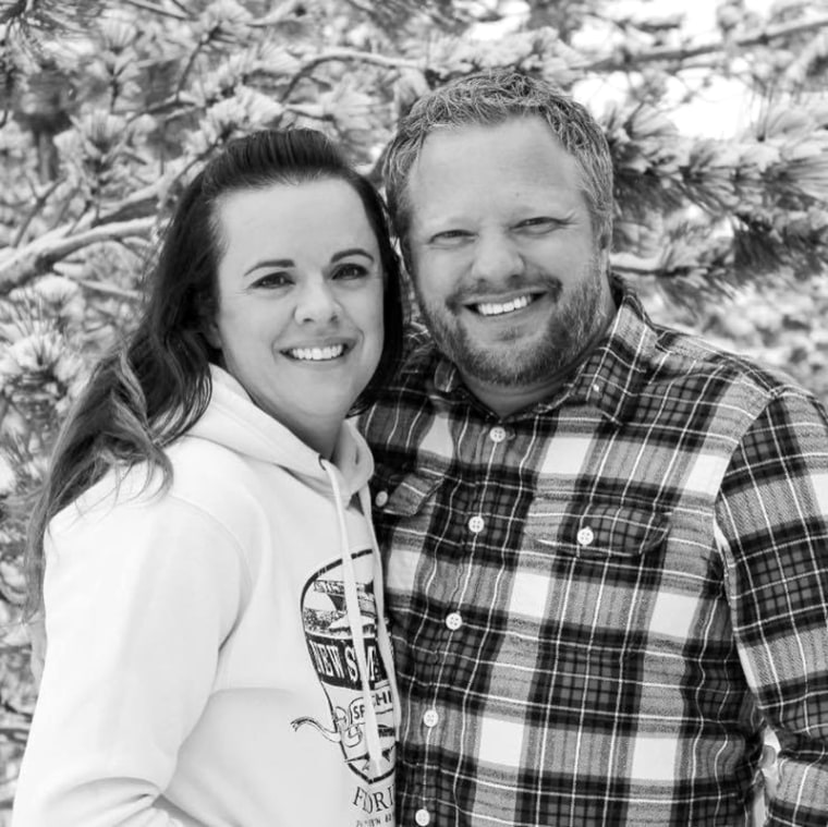 Colorado dentist accused of poisoning wife's protein shakes sought to kill detective, police say 1 Angela and James Craig.