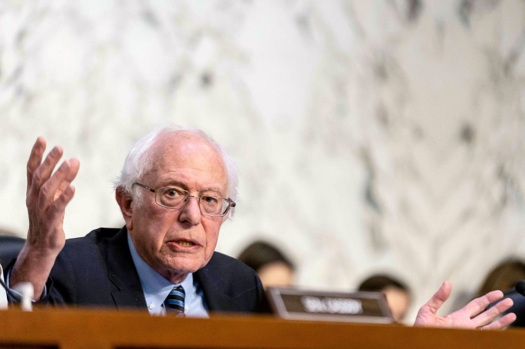 Imagen: el senador Bernie Sanders, un I-Vt., en Capitol Hill el 22 de marzo de 2023.