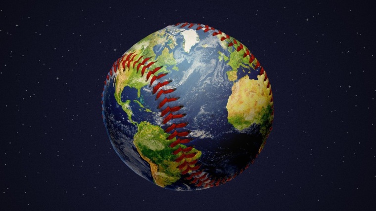 Ilustración del planeta Tierra visto desde el espacio. El globo tiene coseduras de color rojo para hacerlo parecer una pelota de béisbol en representación del torneo Clásico Mundial