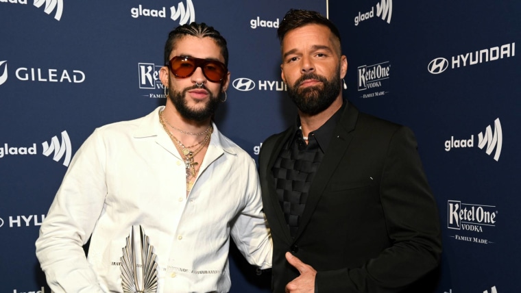 Bad Bunny y Ricky Martin en los GLAAD Media Awards 2023