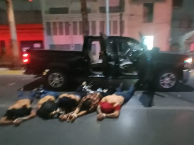 Los cinco hombres señalados de participar en el secuestro de los cuatro estadounidenses fueron hallados maniatados en la ciudad de Matamoros, en el estado mexicano de Tamaulipas.