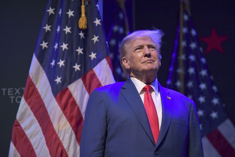 El expresidente Donald Trump durante un evento de campaña en Davenport, Iowa, el 13 de marzo de 2023.