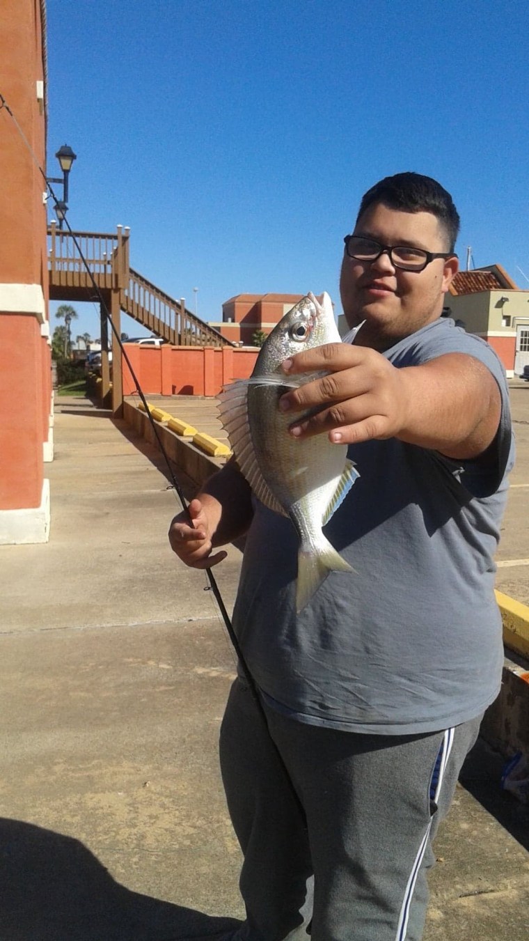 Robert Franco Jr. tras salir de pesca en Texas.