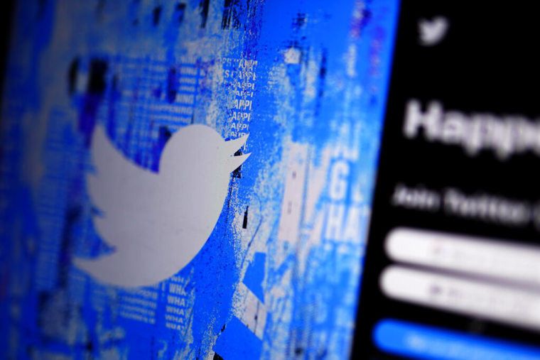 Los investigadores han descubierto una red de decenas de miles de cuentas falsas de Twitter creadas para apoyar al expresidente Donald Trump y atacar a sus críticos y posibles rivales.