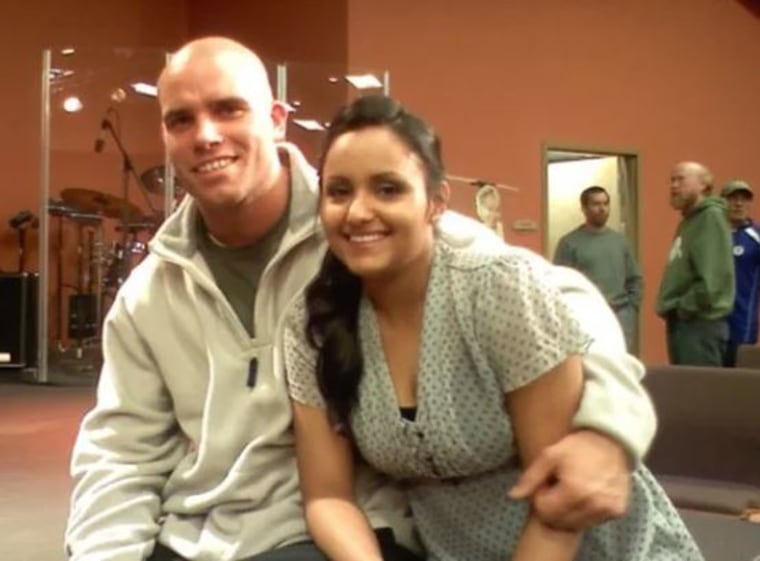Brenda Rivera Stearns y su esposo, Isaiah Stearns, se tomaron una foto en su primera cita en diciembre de 2009.