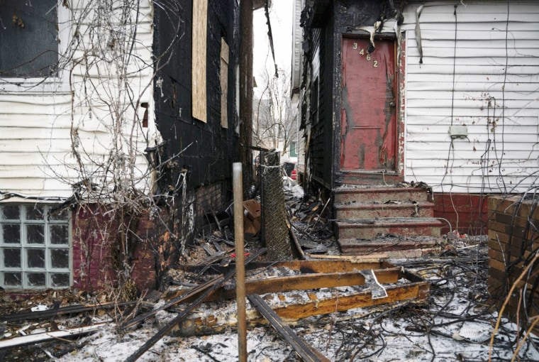 Janet Kelly , a mother of four, and her  fiancé, DaQuan Davis, lost all their belongings in a house fire on Feb. 21.