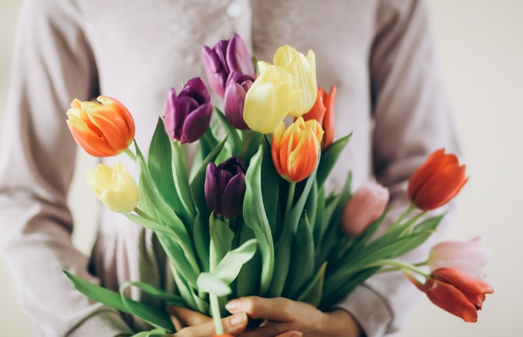 Best flowers for mother's day based on zodiac sign