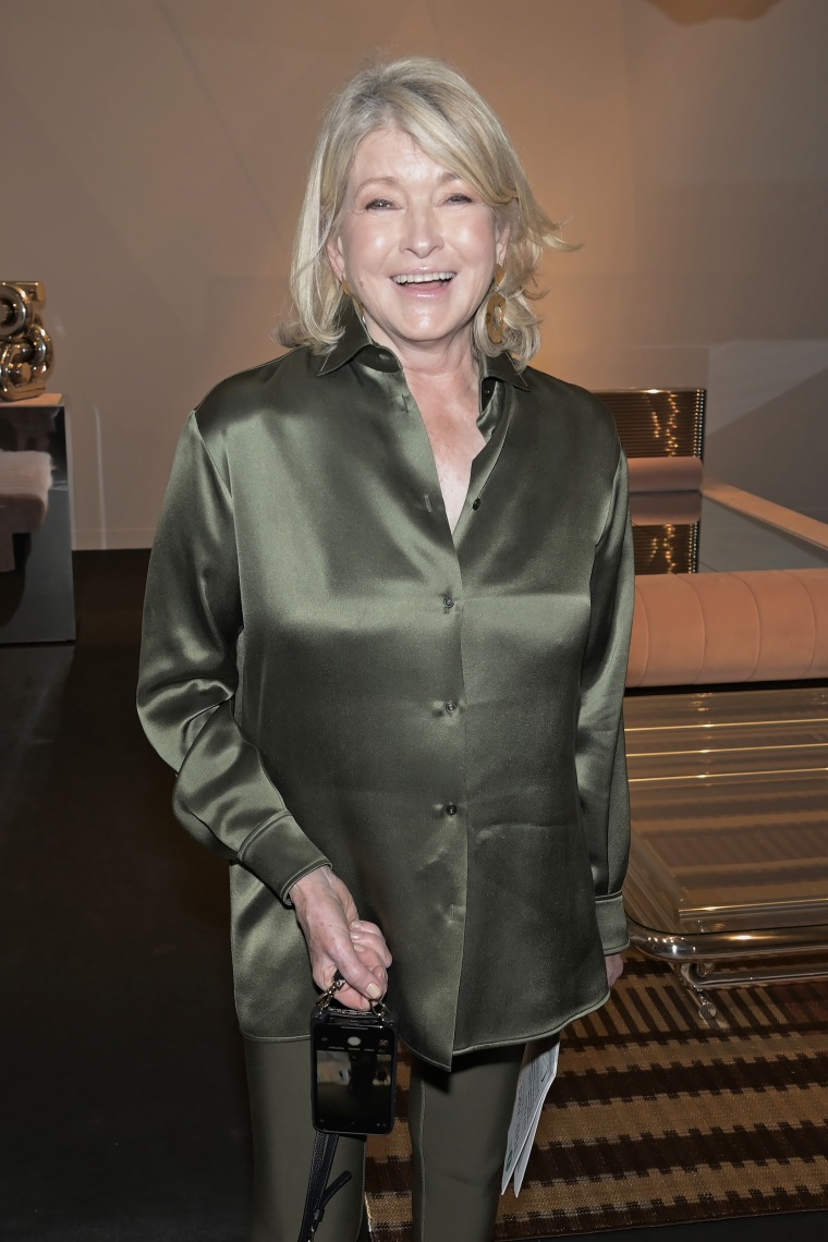 https://media-cldnry.s-nbcnews.com/image/upload/t_fit-760w,f_auto,q_auto:best/rockcms/2023-03/martha-stewart-dating-red-flags-zz-230324-f5232d.jpg