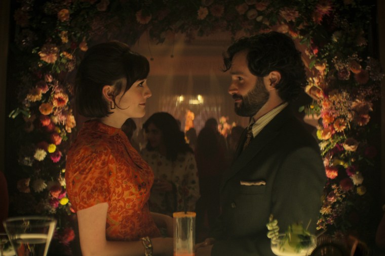 Charlotte Ritchie as Kate, Penn Badgley as Joe Goldberg