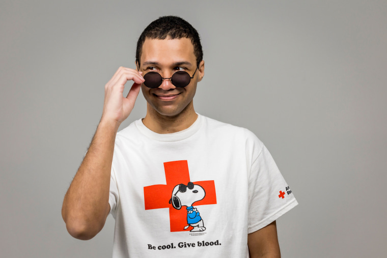 A Red Cross shirt featuring Snoopy is driving blood donations.