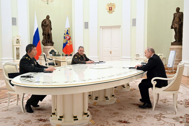 Putin, Chinese defense minister hail military cooperation in Moscow meeting