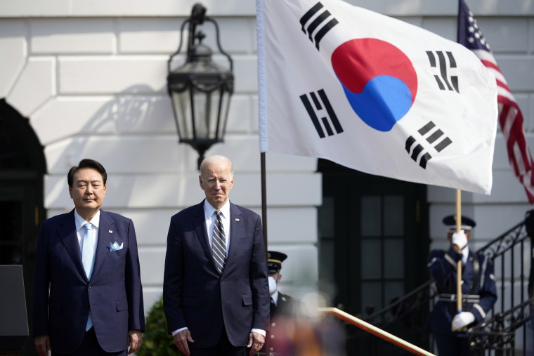 Yoon Suk Yeol and Joe Biden during a State Arrival Ceremony at the White House