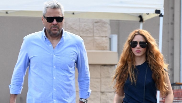 Shakira recorre Miami en compañía de su hermano