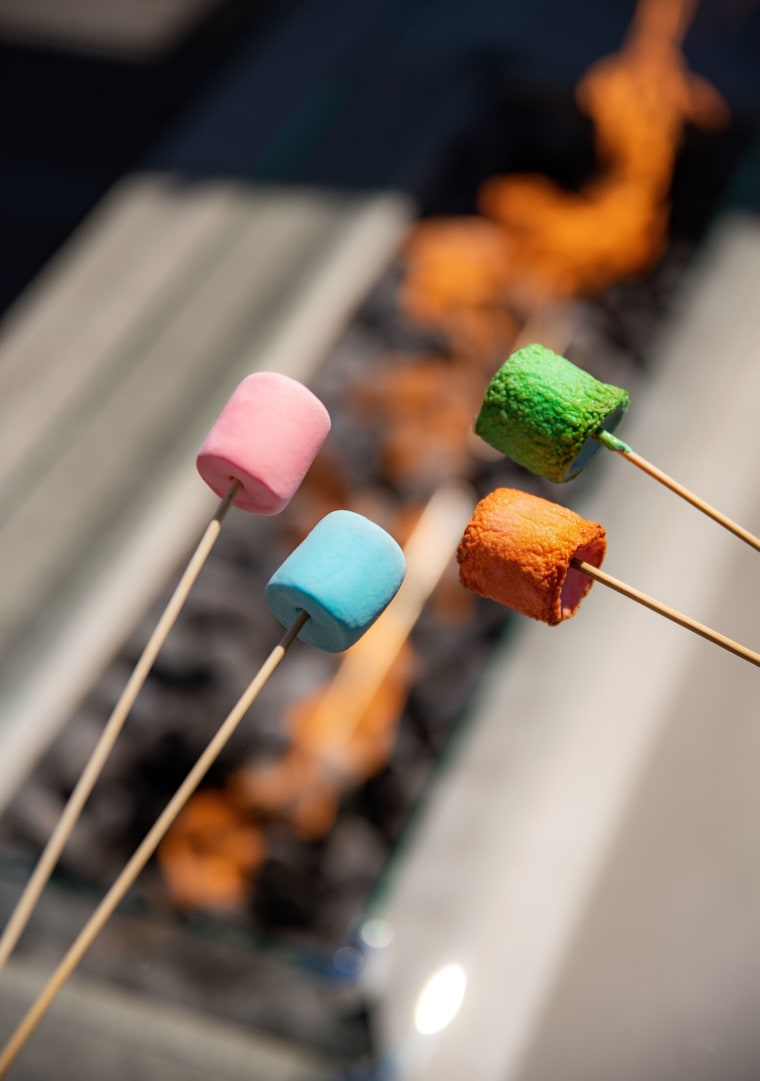 Color-changing marshmallows are here just in time for s’mores season