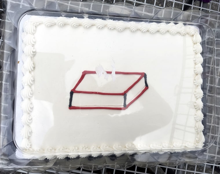 Costco Discontinues Half-Sheet Cake, Apparently Because of Covid-19 - The  New York Times