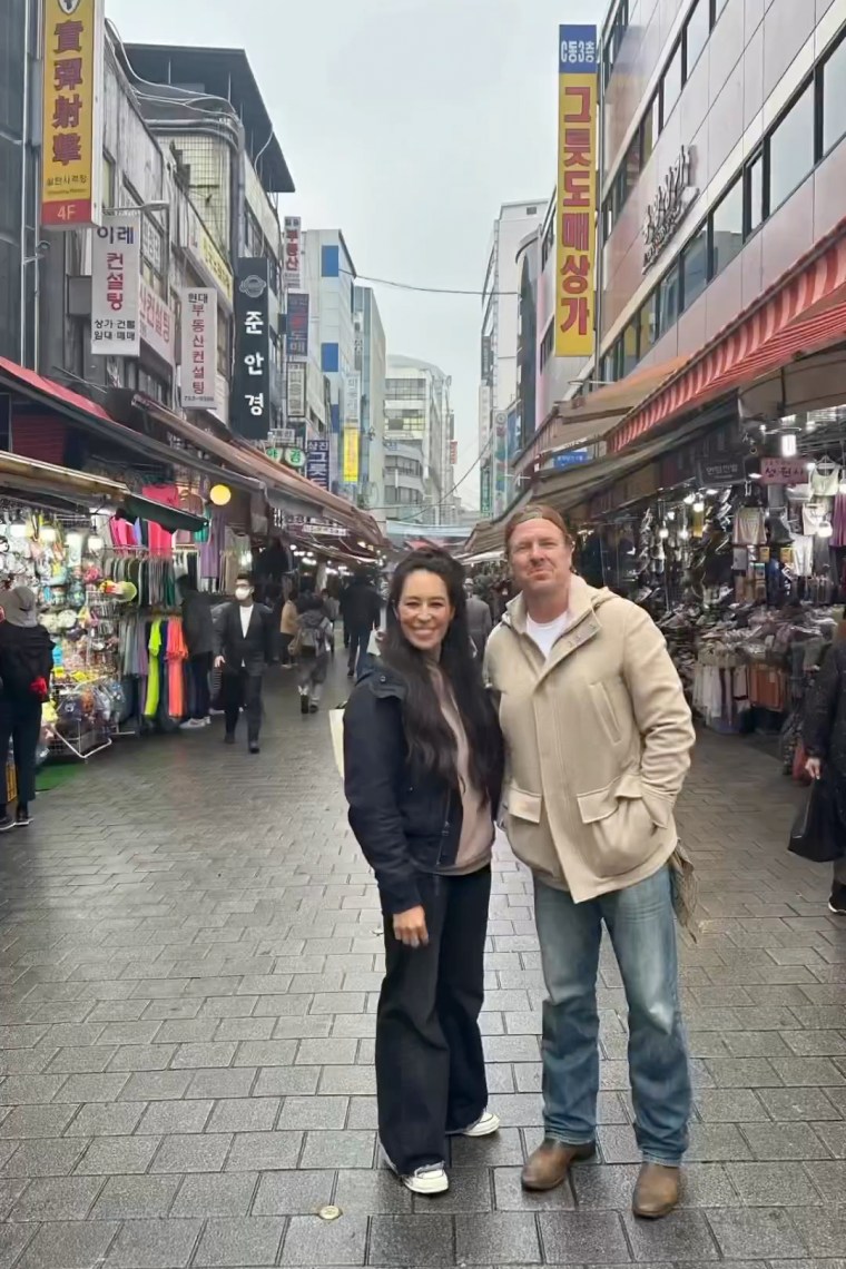 Joanna and Chip Gaines pose for a photo during the family's vacation to Seoul.
