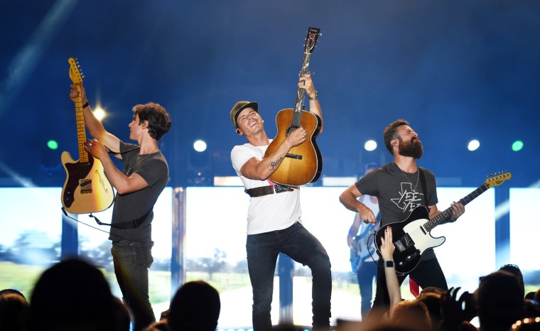 Granger Smith (center) performs at the Kentucky State Fair on August 21, 2019 in Louisville, KY.