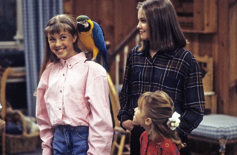 Jodie Sweetin, Candace Cameron, and Mary-Kate/Ashley Olsen in "Full House."