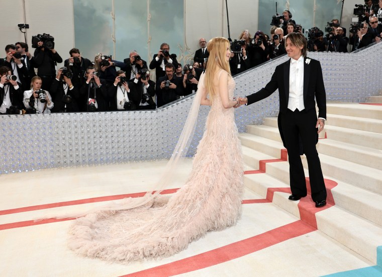 IMage: Nicole Kidman and Keith Urban only have eyes for one another... love that for them!