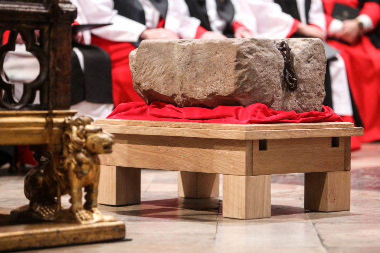Imagen: La 'Piedra del Destino' fue trasladada de Edimburgo a Londres antes de la coronación