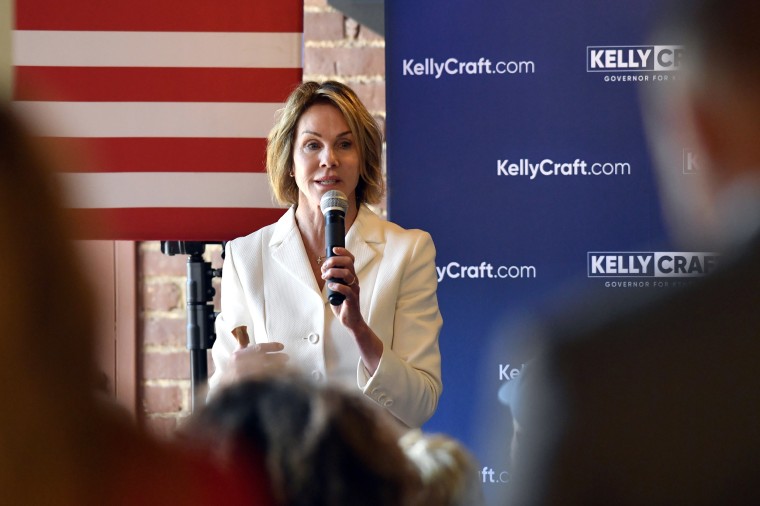 Kelly Craft during a campaign stop in Elizabethtown, Ky.
