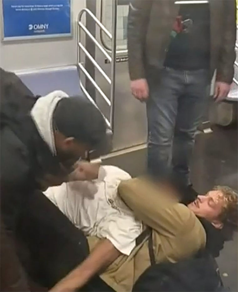 A 30-year-old man died aboard a Manhattan subway train Monday following an altercation that began with him threatening other passengers, according to investigators, and ended with him being put into a chokehold.