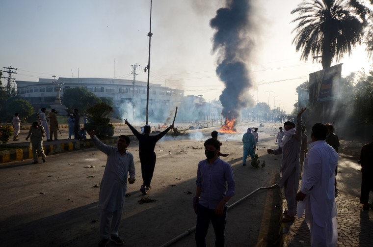 Protests break out against arrest of Pakistan's ex-premier