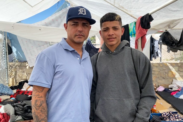 Venezuelan asylum-seekers Yohan Torres Ugas and his son Santiago.