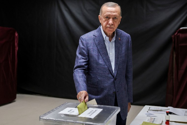 Turkish President Recep Tayyip Erdogan casts his ballot in Istanbul on May 14, 2023.