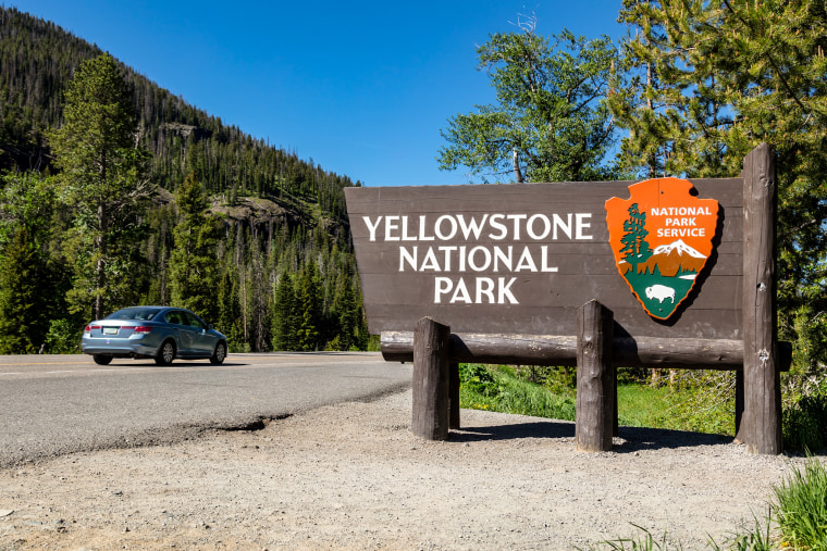 An entrance to Yellowstone National Park, Wy.