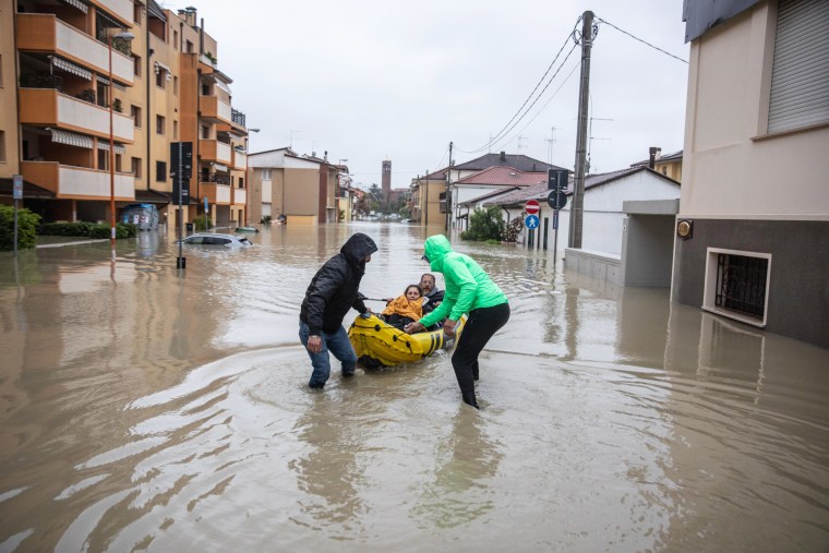 Nueva ola de lluvia torrencial golpea Italia, Cesena - 16 de mayo de 2023
