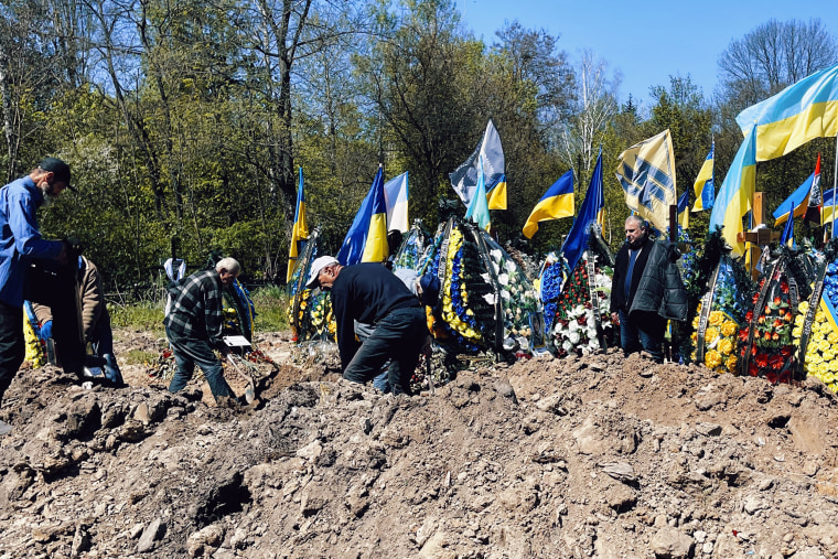 Yurii Roslov is buried in Kyiv.