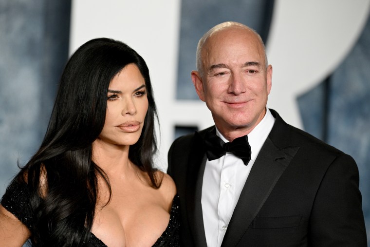 Lauren Sánchez and Jeff Bezos at the 2023 Vanity Fair Oscar Party in Beverly Hills, Calif.
