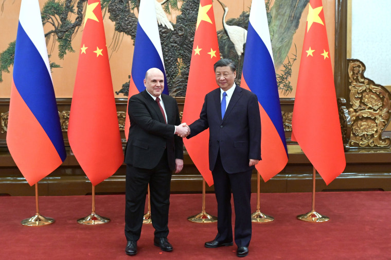 Russia, China seal economic pacts despite Western disapproval.