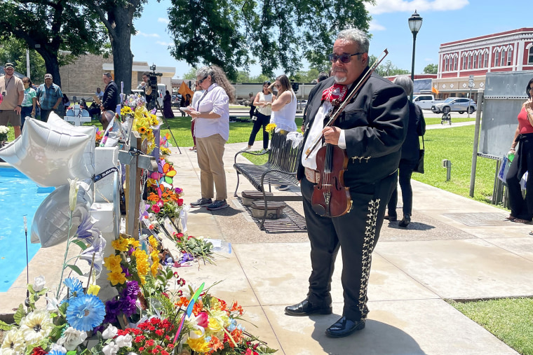 Mariachi musician Anthony Medrano said he wanted to give the grieving families a “musical embrace.”