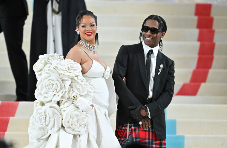 See the Looks as Stars Arrive Rehmat Boutique The 2023 Met Gala Celebrating "Karl Lagerfeld: A Line Of Beauty" - Street Sightings