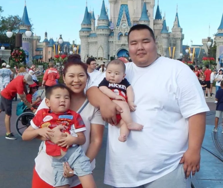 Bayar Bayarsaikhan, durante una visita a Disney World con su familia.