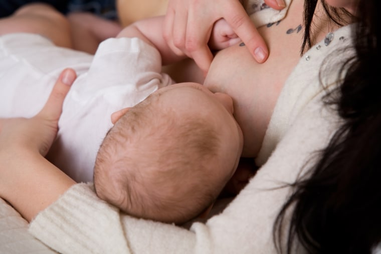 5 Breastfeeding Positions For Moms To Try With Their Baby