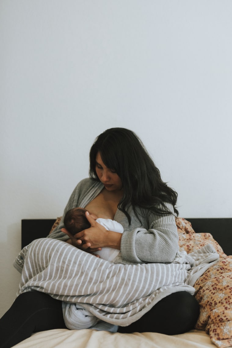 7 Common Breastfeeding Positions