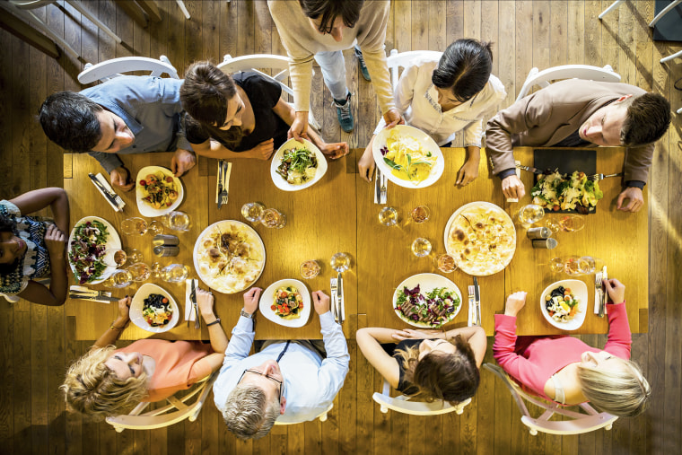 Dining Etiquette Who Should Pay For Dinner Hosts Or Guests 