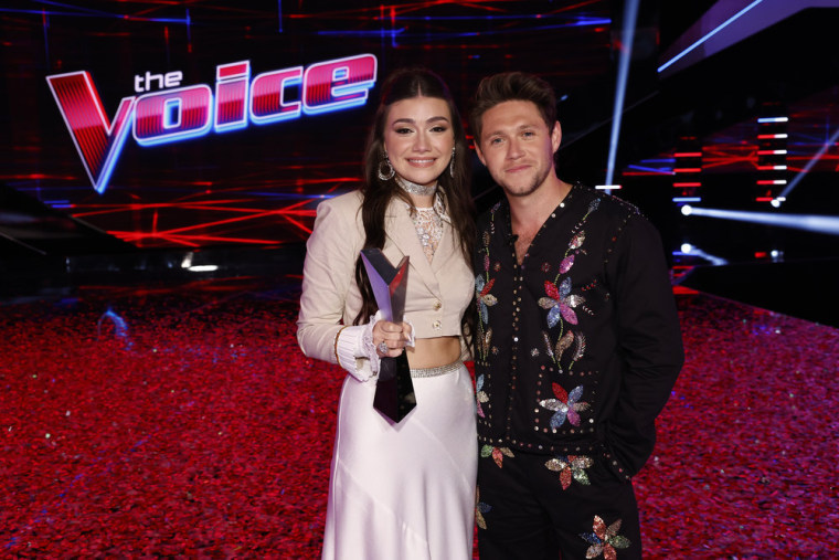Winner Gina Miles and Niall Horan at "The Voice" Season 23 finale on May 23, 2023.