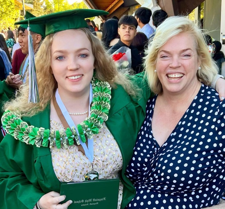 'Sister Wives' Stars Janelle and Kody Brown Reunite For Daughter's