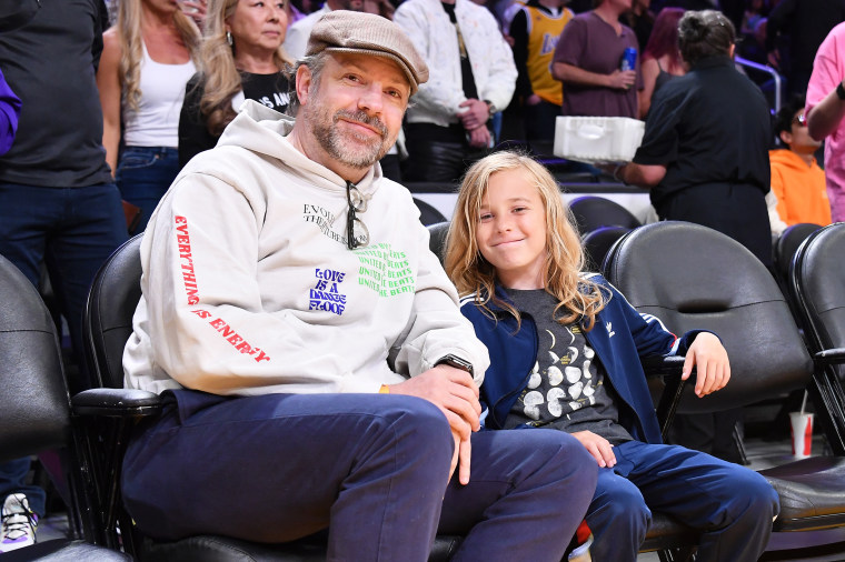 Jason Sudeikis and son at Denver Nuggets v Los Angeles Lakers.