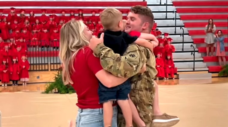 Military dad comes home
