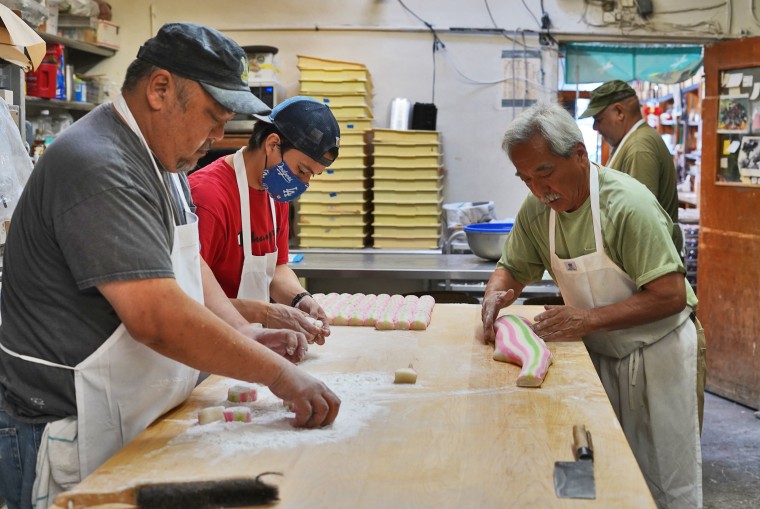 What is mochi and why is it important to Japanese culture?