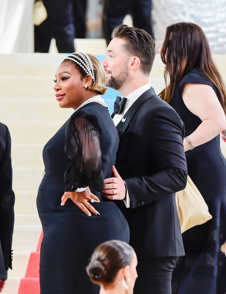 Célébration du gala du Met 2023 "Karl Lagerfeld : une ligne de beauté" - Observations de rue