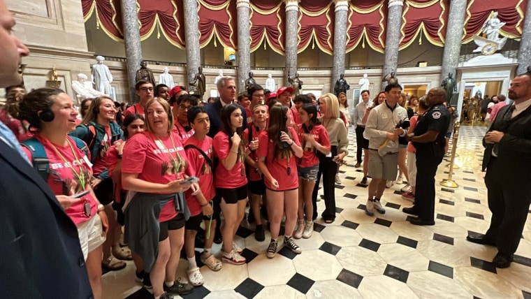 Kevin McCarthy with tourists