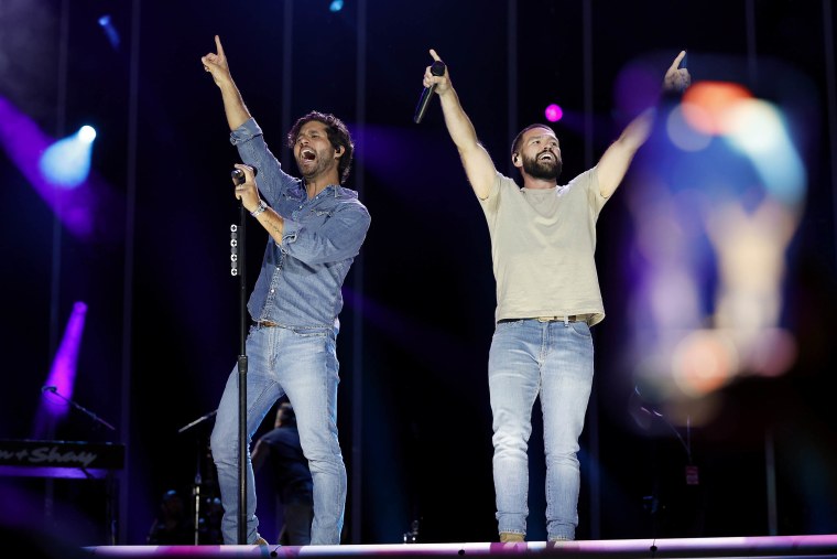 ‘The Voice’ Reveals Dan + Shay Will Be In Its First 'Double Chair'