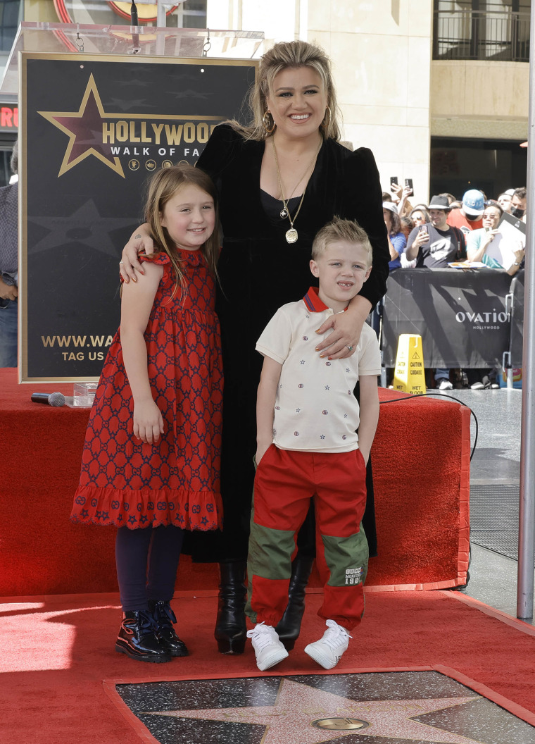 Kelly Clarkson Honored With Star On The Hollywood Walk Of Fame